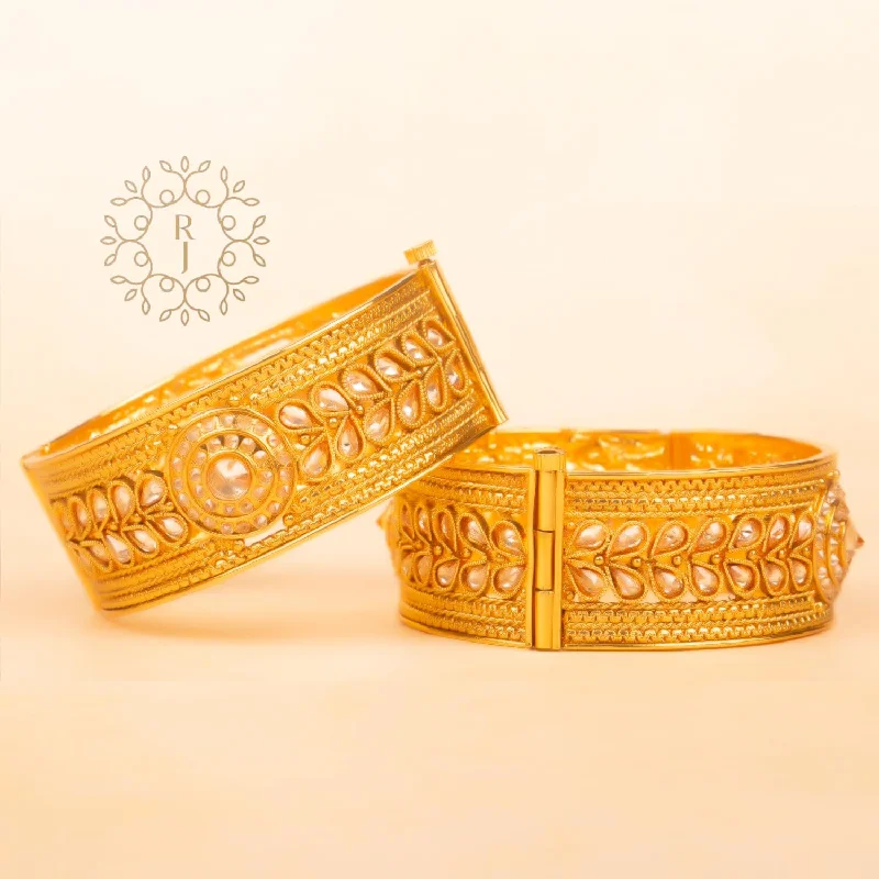 Trendy Wedding Bangles For Modern Brides-Raddhi Jewels Designer Premium Quality Rajwadi Gold Plated Brass Openable Kada/Bangles Set