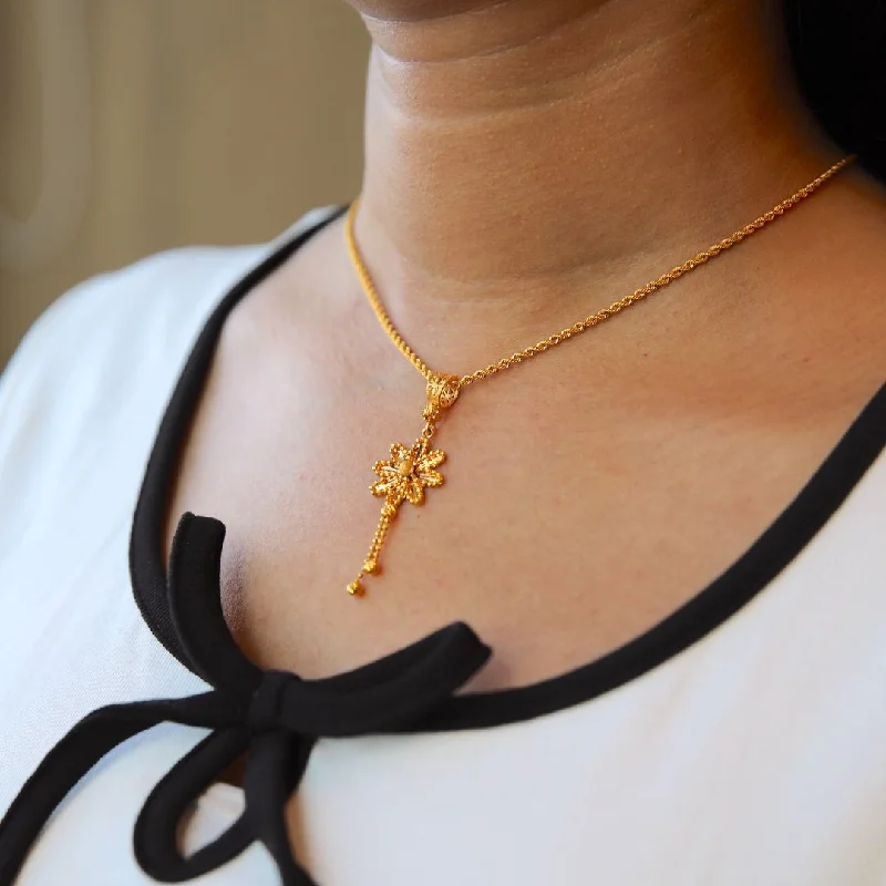 Gold Choker Necklace For Special Occasions-Gold Necklace (Chain With Hanging Flower Shaped Pendant) 21KT - FKJNKL21KM9941