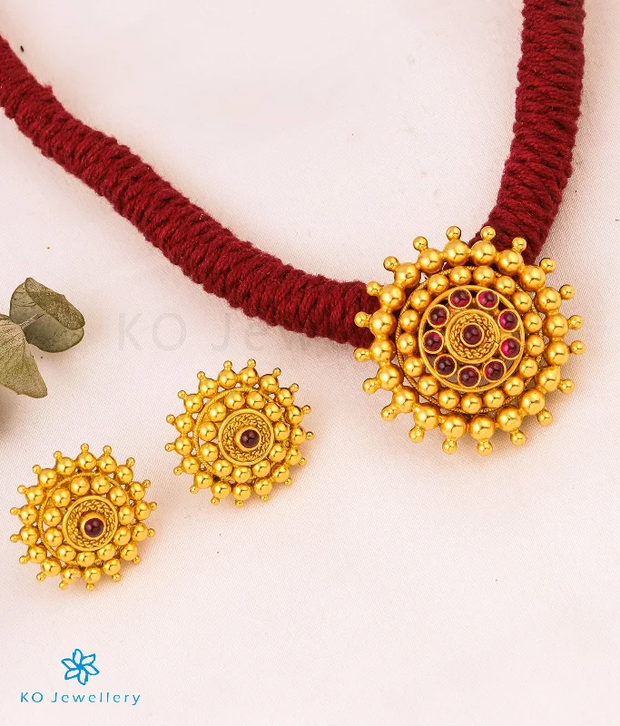 Personalized Gemstone Necklace For Fashion Week-The Chakratiya Silver Thread Necklace (Maroon)