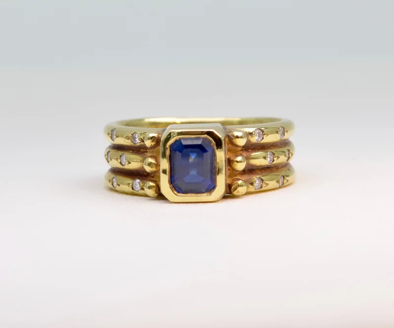 Trendy Titanium Rings For Wedding Day-Sapphire Ring in 18K Gold with Pave Diamonds