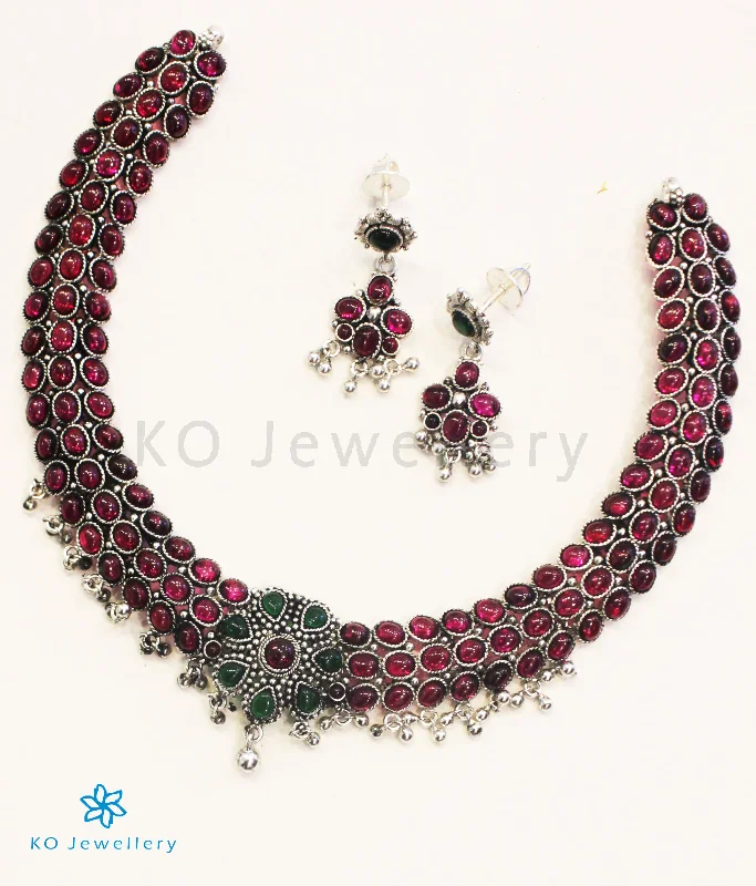 Handcrafted Gemstone Pendant Necklace For Bridesmaids-The Ahana Silver Kempu Necklace (Red/Oxidised)