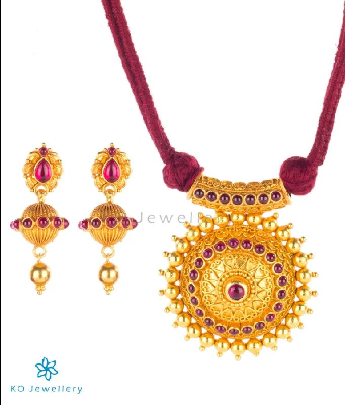 Elegant Crystal Necklace For Evening Wear-The Atapa Silver Thread Necklace Set