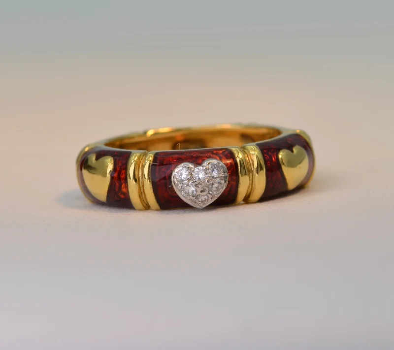 Personalized Custom Wedding Rings For Grooms-18K Yellow Gold Red Enamel wedding band with heart-shaped pave diamond center