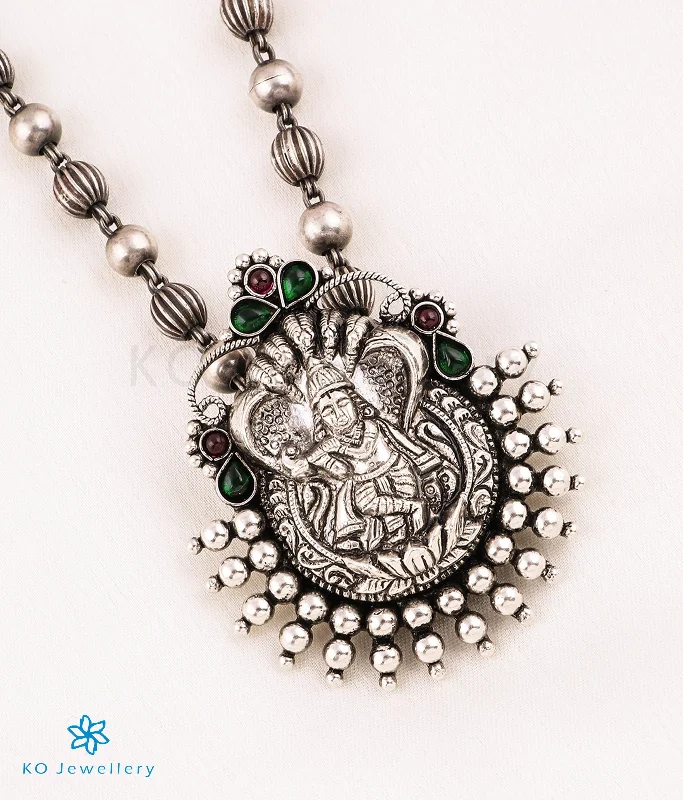 Elegant Gold Chain Necklace For Special Occasions-The Govardhan Silver Krishna Necklace